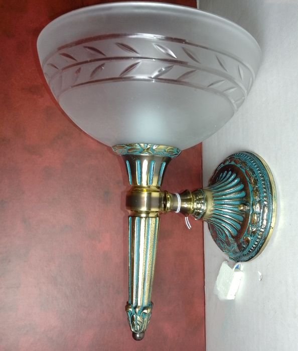 Бра, та люстра в виде факела