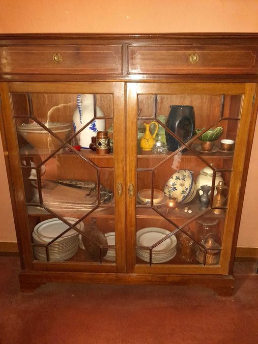 Vitrina/Armário expositório vintage em madeira maciça