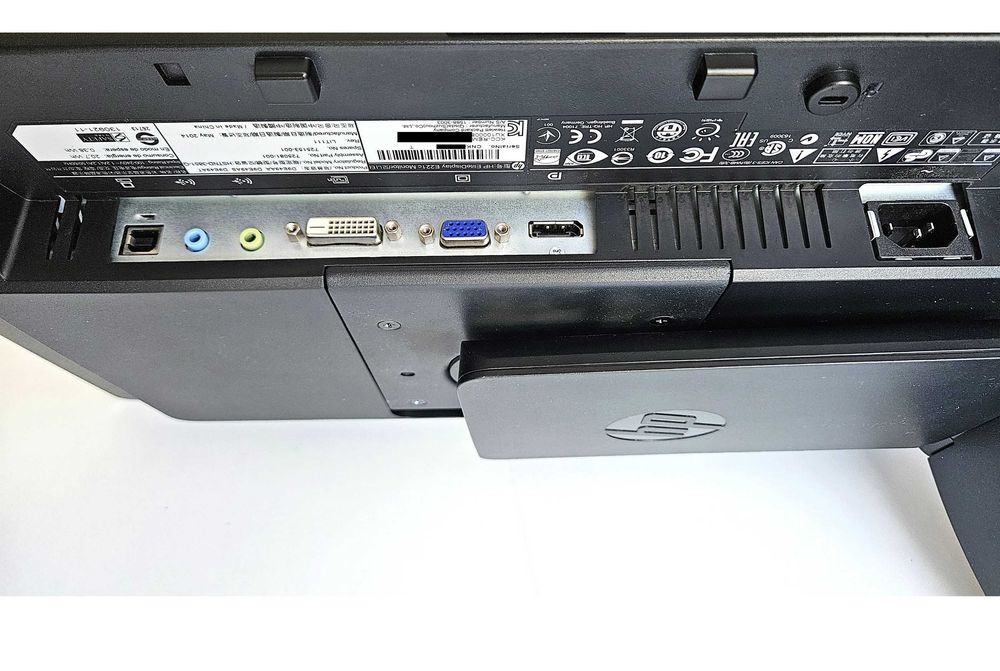 Monitor 22” HP EliteDisplay E221c LED DP VGA FHD 1920x1080 KAMERA USB