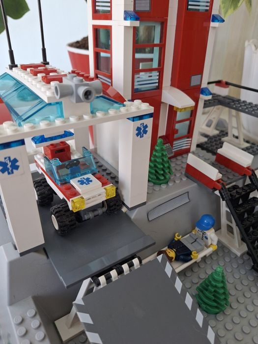 Набір Lego 7892 лікарня