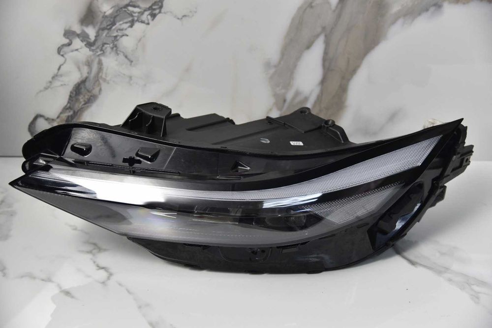 FAROL ESQUERDO – HYUNDAI ELANTRA (2021–2024)
