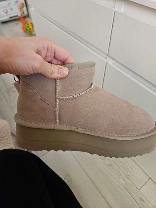 Замшеві зимові чоботи