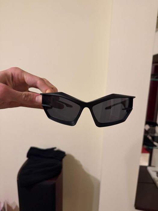 Очень стильные очки(футуризм),черные