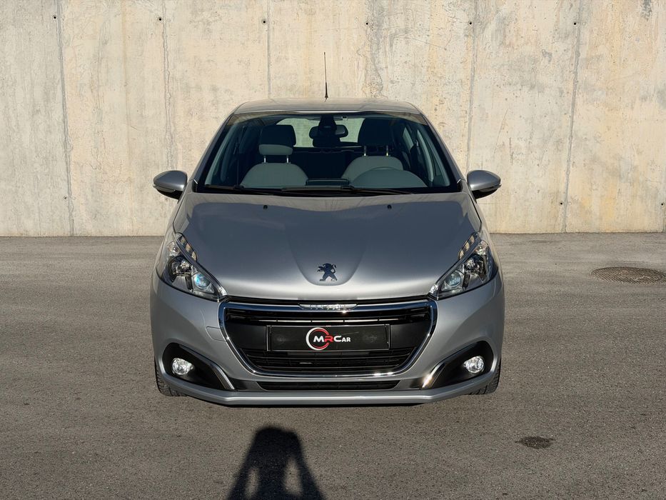 Peugeot 208 1.2vti — photo 2