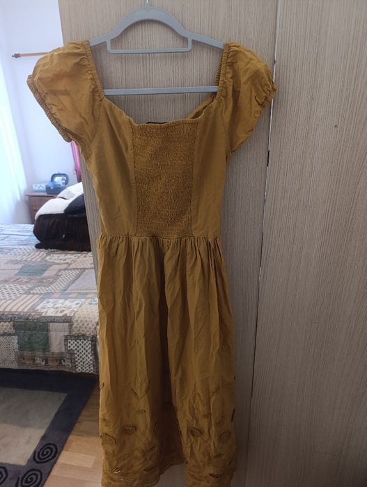 Vestido algodão bordado amarelo