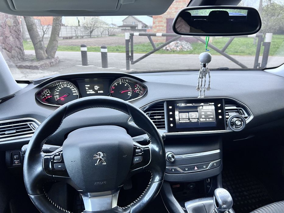 Peugeot 308 2015 1.6 BlueHdi МТ (120 к.с.) Start/Stop • Active