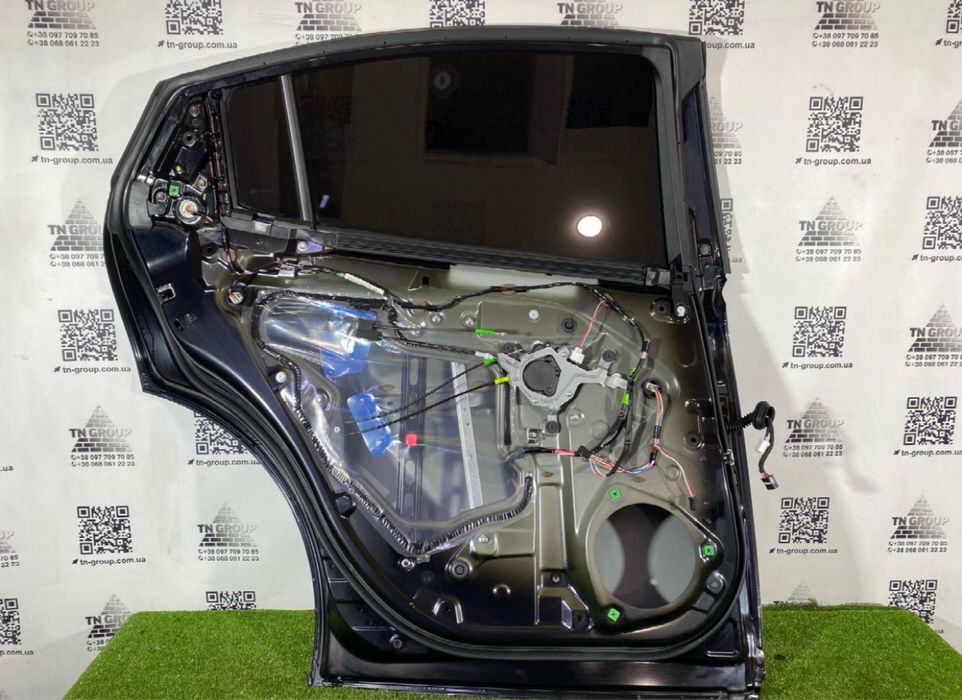 Двері задні ліві Toyota Prius 2023-2026 XW60 тойота пріус