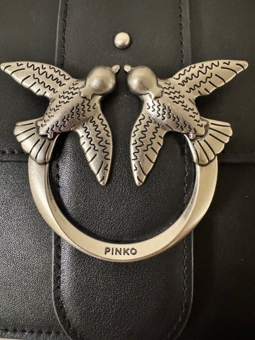 Шкіряна сумка Pinko чорного кольору
