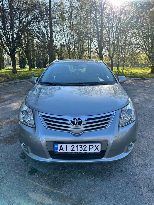 Toyota Avensis T27 2011 року