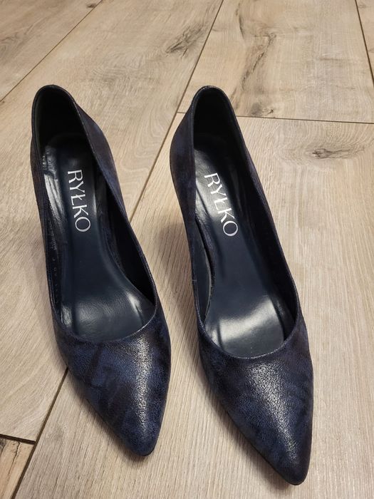 Szpilki buty  ze skóry Ryłko 9 cm granatowe