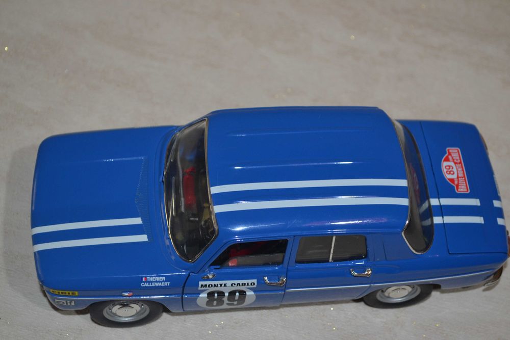 машинка колекційна solido renault 1/18