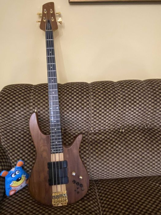 Gitara basowa Fodera Monarch Deluxe