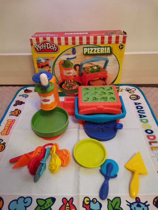 2 zestawy Play-Doh: Pizzeria i Operacja + gratis