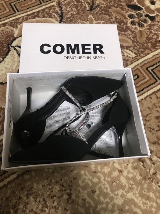 Випускна сукня дуже гарна,