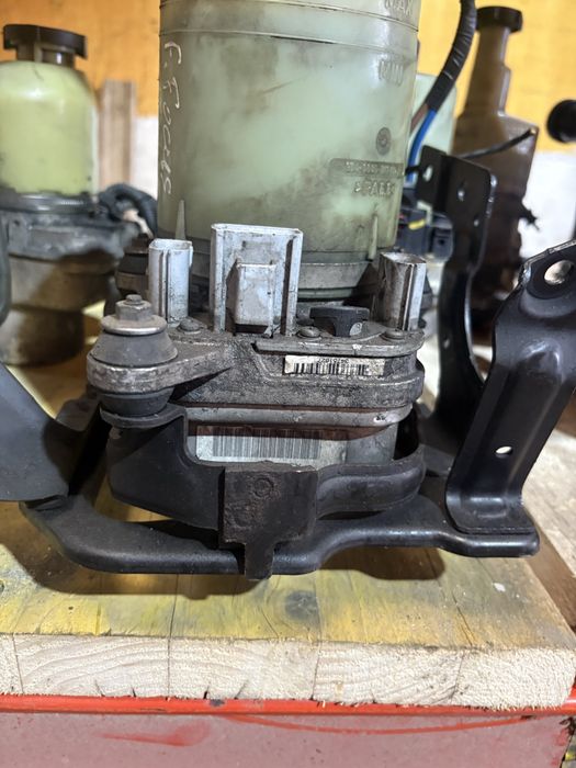 Bomba direção Ford Focus MK2