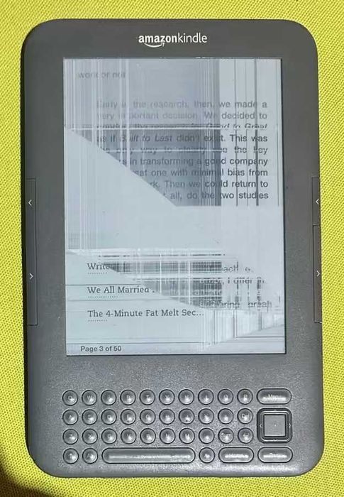 Amazon Kindle Keyboard (3.ª geração) – para peças, ecrã partido