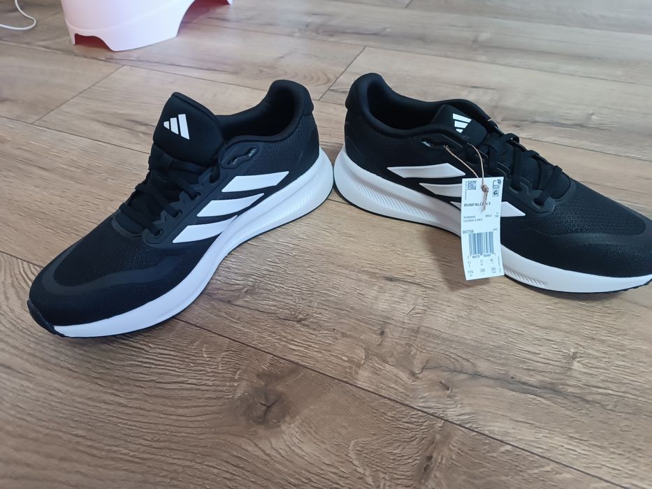 Нові бігові кросівки Adidas Runfalcon 5 IH7758 р-р 46, uk11,29,5 см