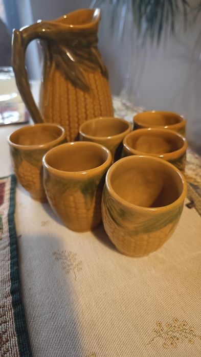 Dzbanek plus 6 kubkow z PRl