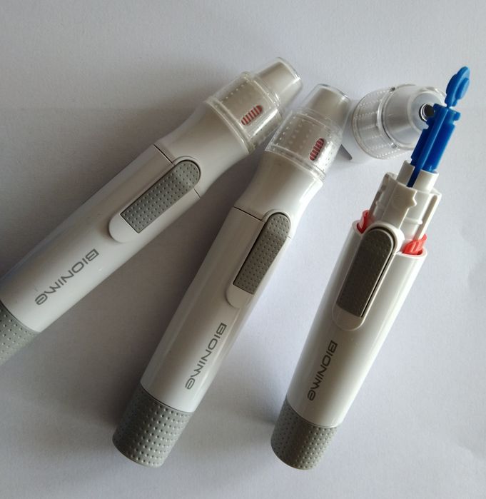 Zestaw 3 szt nakłuwaczy do glukometru BIONIME + 30 szt igieł NOWE