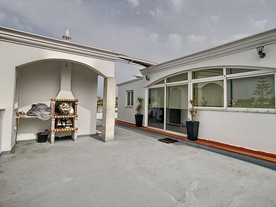 Apartamento T1 mobilado.