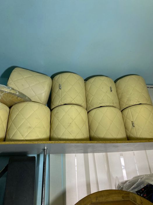 Колонки,міксер,система караоке,мікрофони та ін.