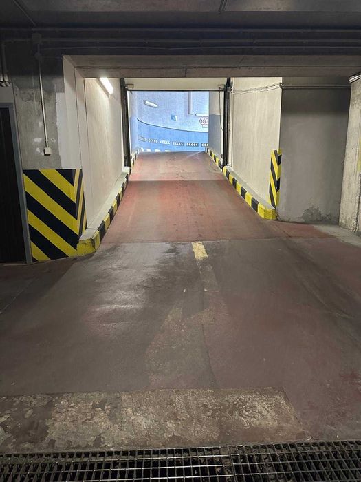 Miejsce parkingowe Łucka, Warszawa