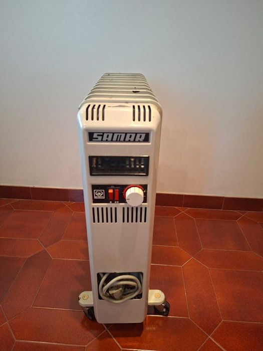 Aquecedor Eléctrico a Óleo