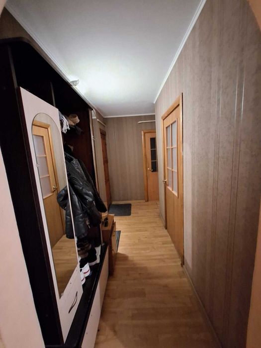 Продам 4 кімнатну квартиру.