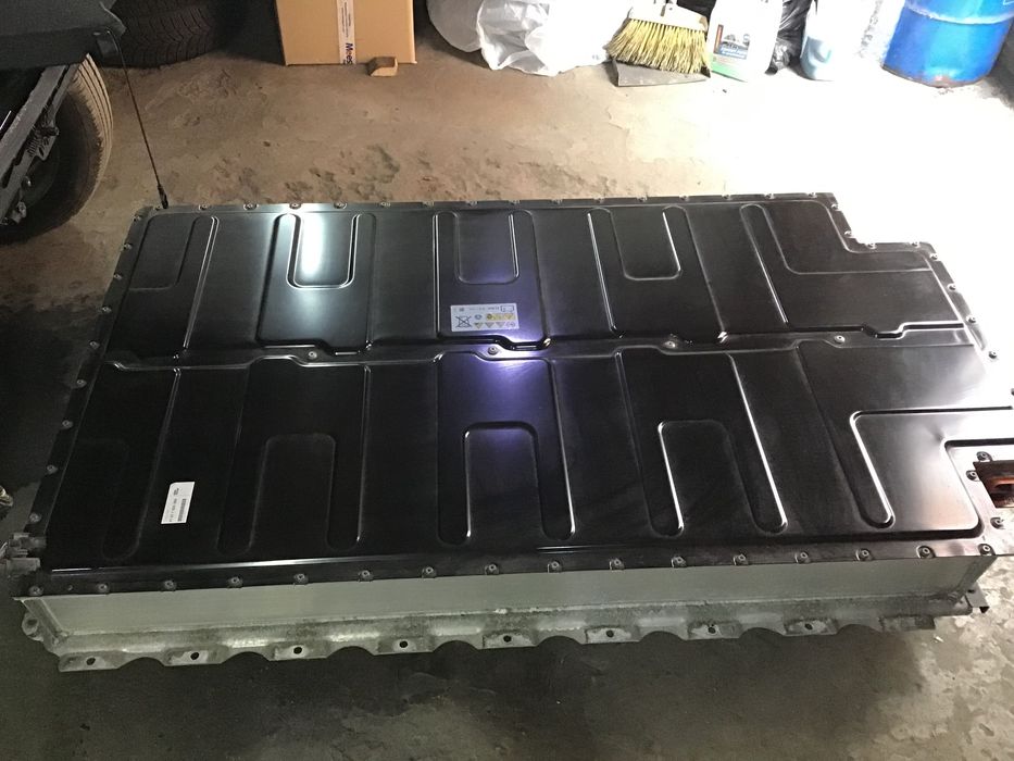 Продам батарею BMW i3 22 kw 2015 года можливо поелементно