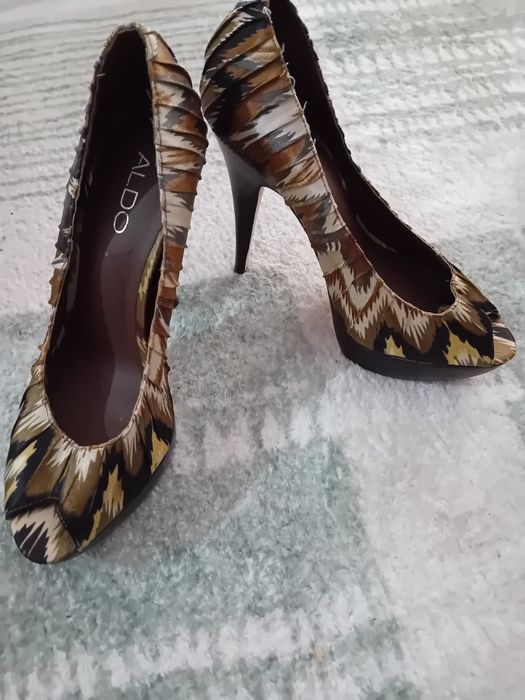 Sapatos salto Aldo 39