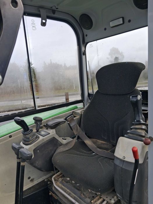 Mini Giratória  Mini Escavadora Neuson EZ38