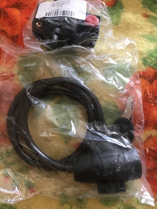 Вело замок з кріпленням.