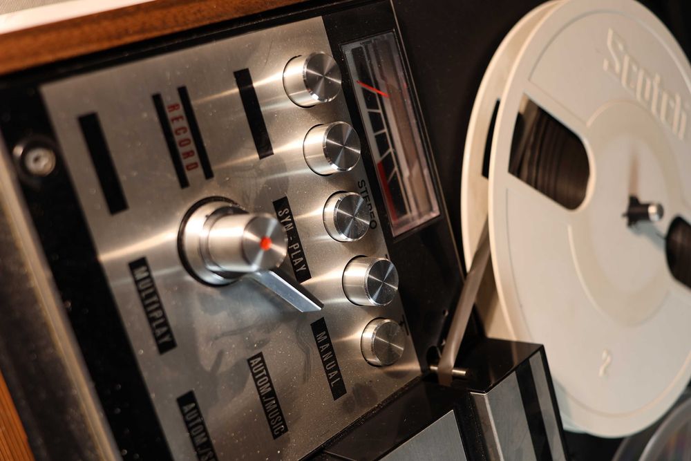 Катушечный магнитофон Grundig HiFi Stereo.