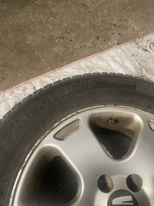 Felgi+ opony Bridgestone Leon,A3, Octavia 5x100