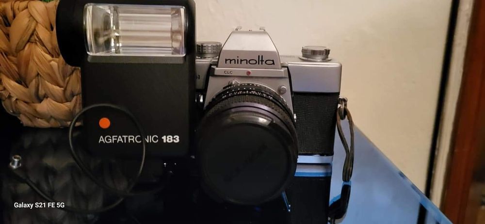 Minolta, flash e duas objectivas. Anos 70, em muito bom estado.