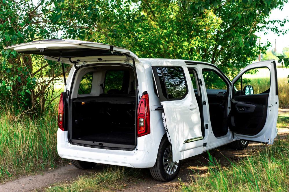 Wynajem Toyota ProAce Verso, dostawczy 5 osobowy, Berlingo, Caddy