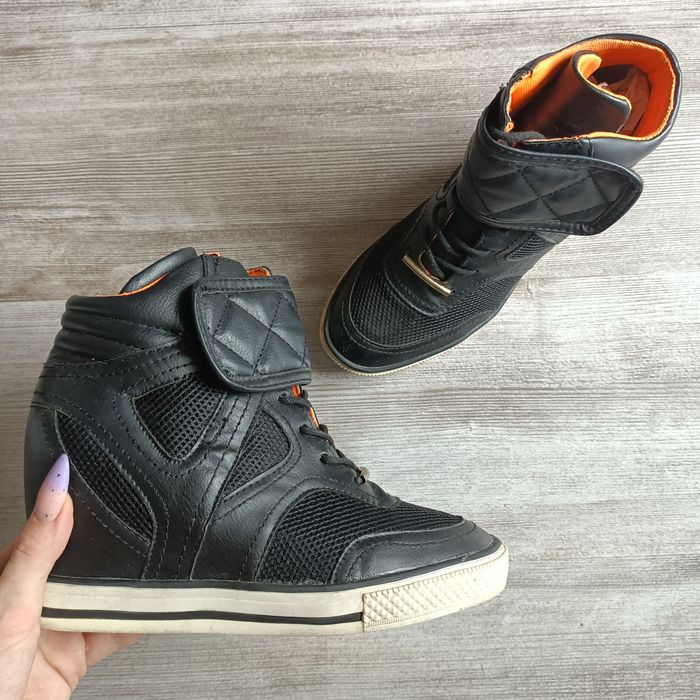Sneakersy na ukrytej koturnie - rozmiar 37