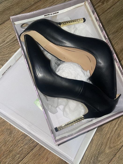 Туфлі на підборах (8 см), 39 р. Ні разу не були у використанні.