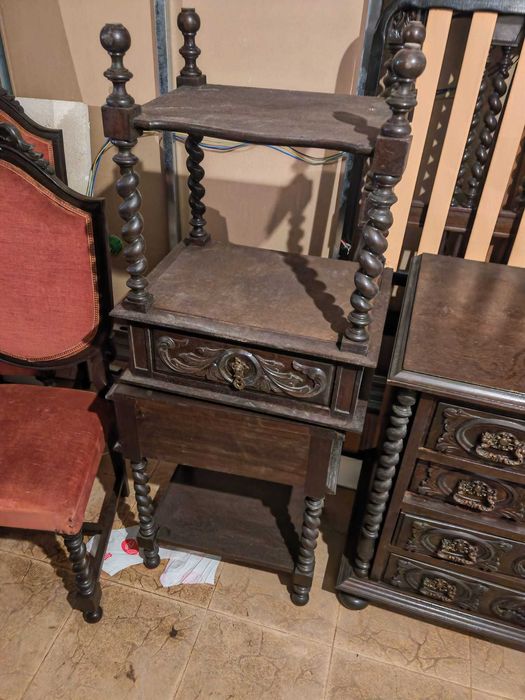 Moveis de madeira italiana.