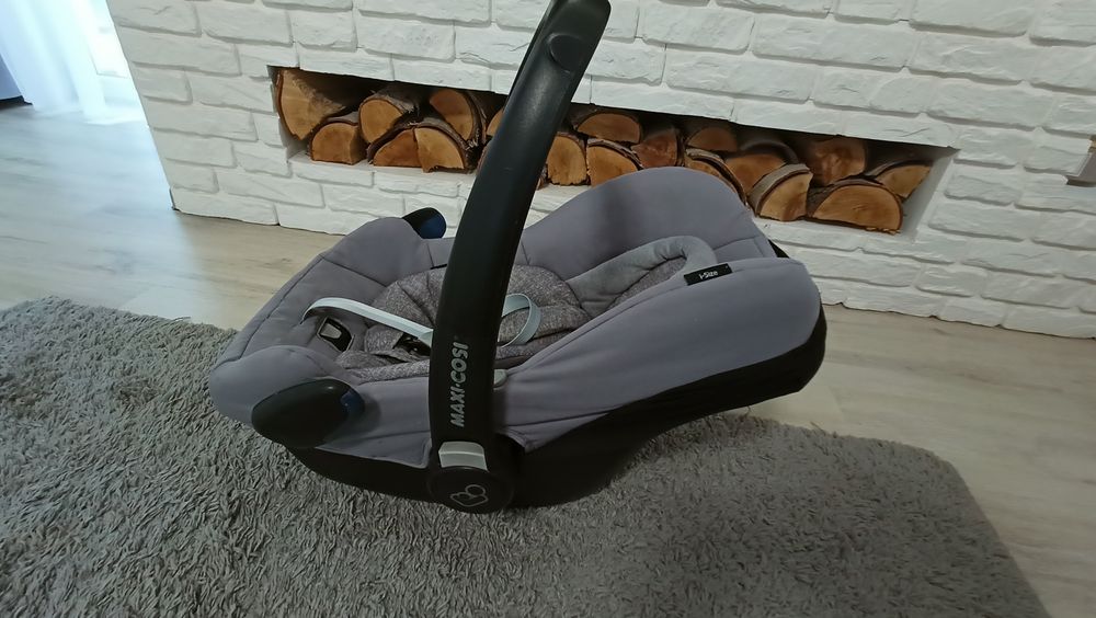 Nosidełko fotelik Maxi Cosi Rock że śpiworem