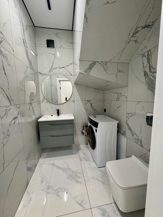 Продам котедж з ремонтом в районі Щасливе!