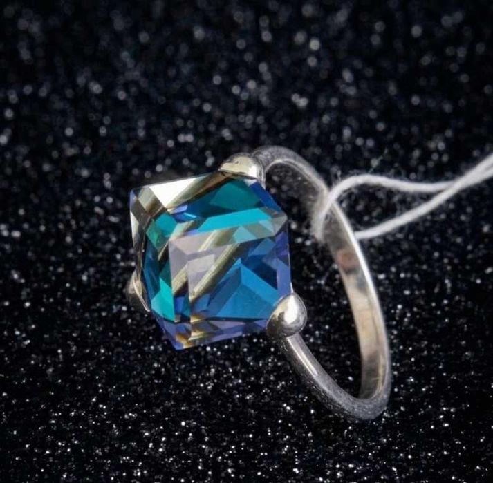 Жіноча каблучка, срібло 925°, камінь Swarovski