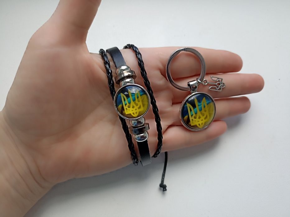 Кожаный браслет +брелок