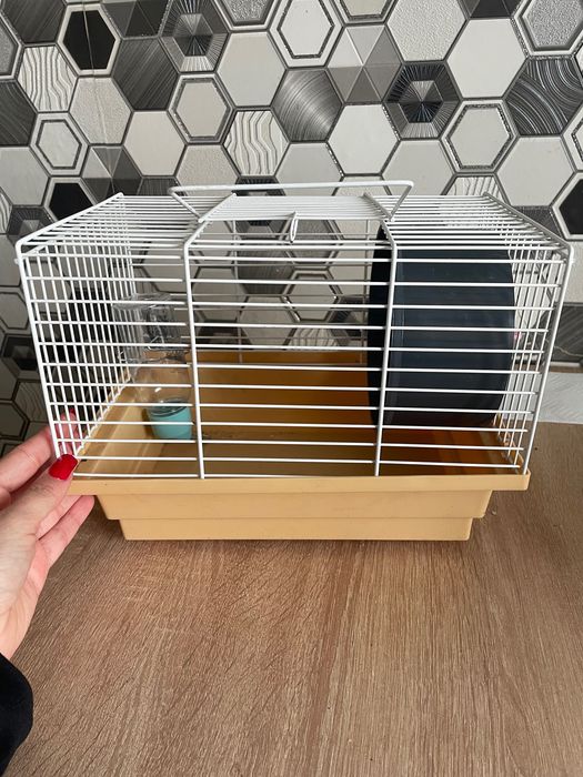 Продам клітку  для хом’яка,430 грн з наповнення та кормом