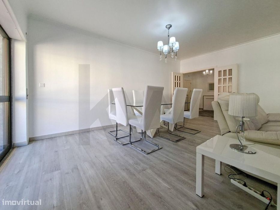 Apartamento T2 muito amplo, com ar condicionado, Sofisticado na Presti