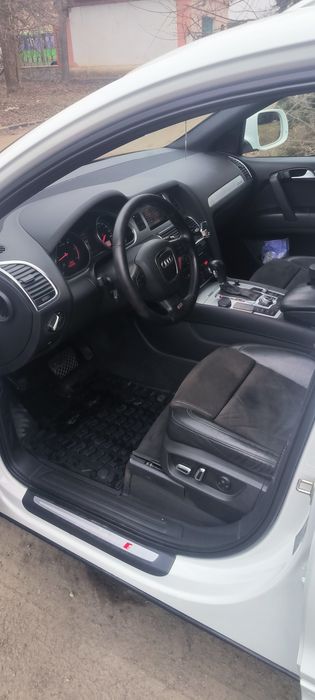 Audi Q7 4L  S-LINE