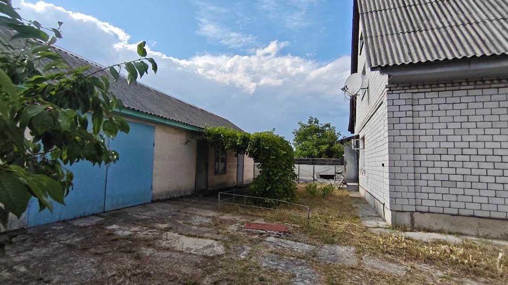 Продам будинок в селі Лютіж, Вишгородського р-ну. З власним виходом в ліс. Ділянка 15,5 сот. Без комісії