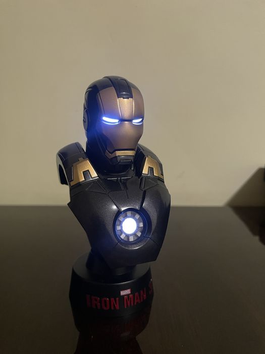 1/6 Iron Man Iron Man 3 War Machine Mark 2 Collectible Bust Hot Toys