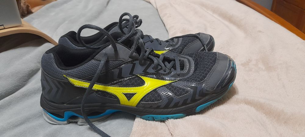 Mizuno Volleyball Shoes