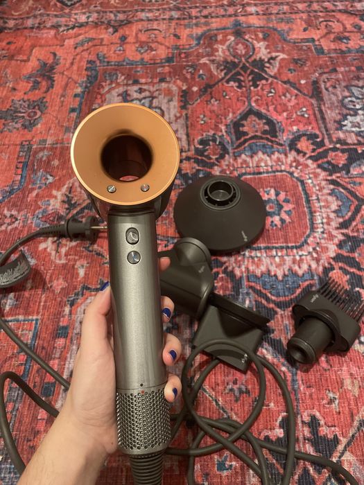 Secador DYSON modelo hd07